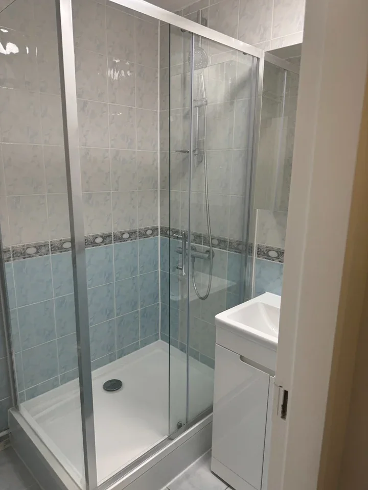 Room Lee High Road in Greater London