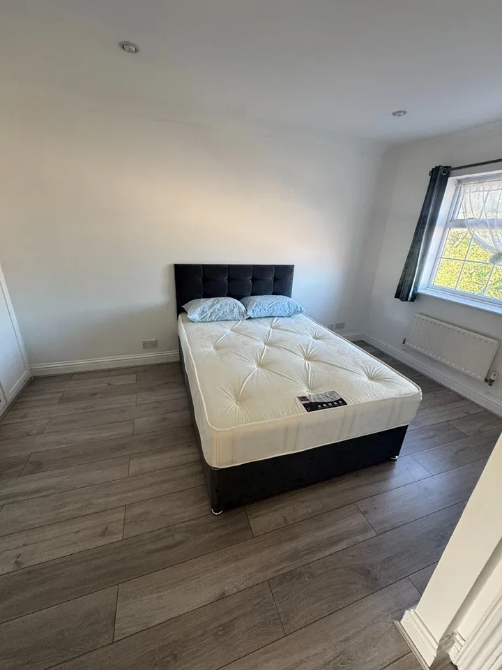 Room Lee High Road in Greater London