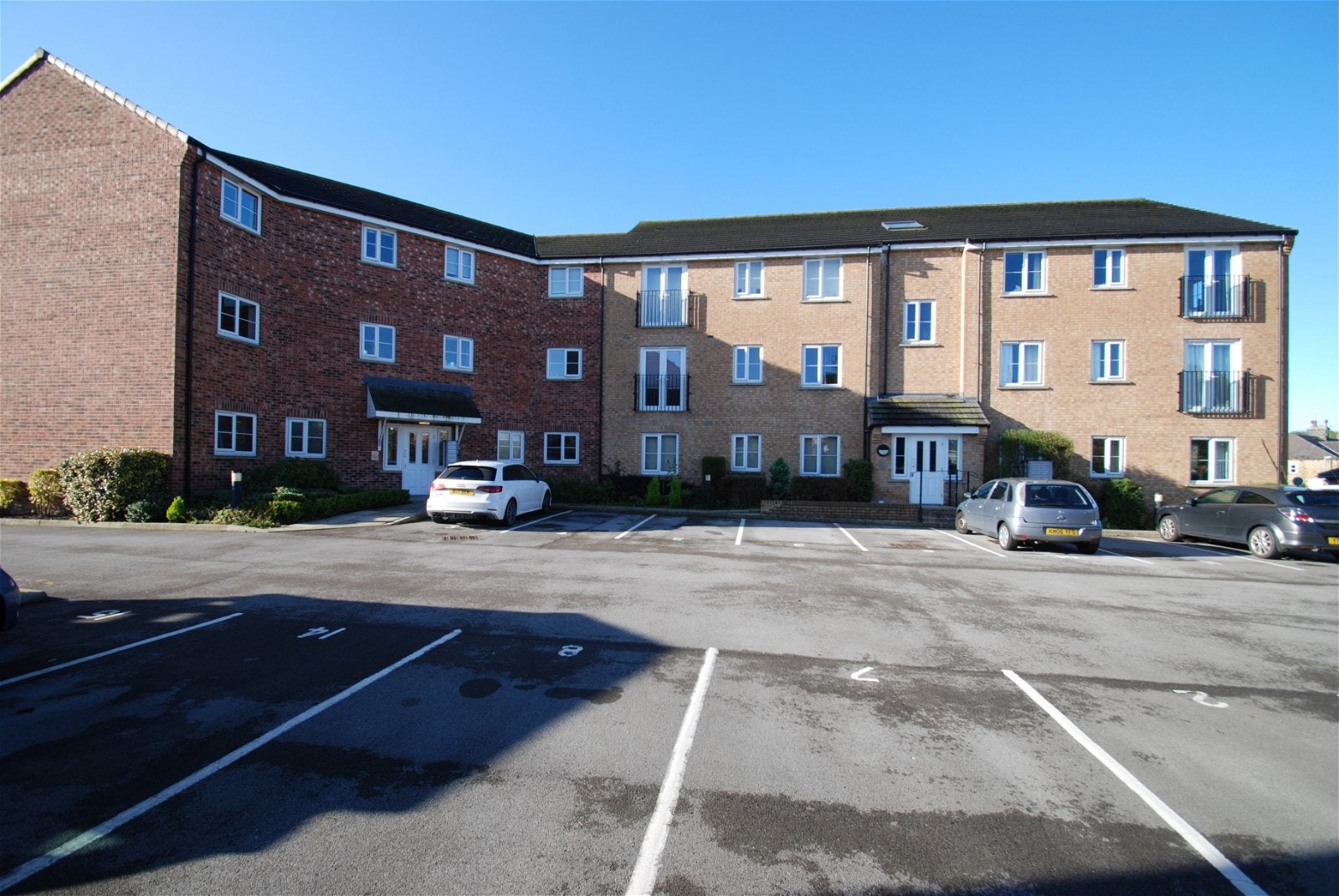 Flat Dunstone Heights in Sheffield