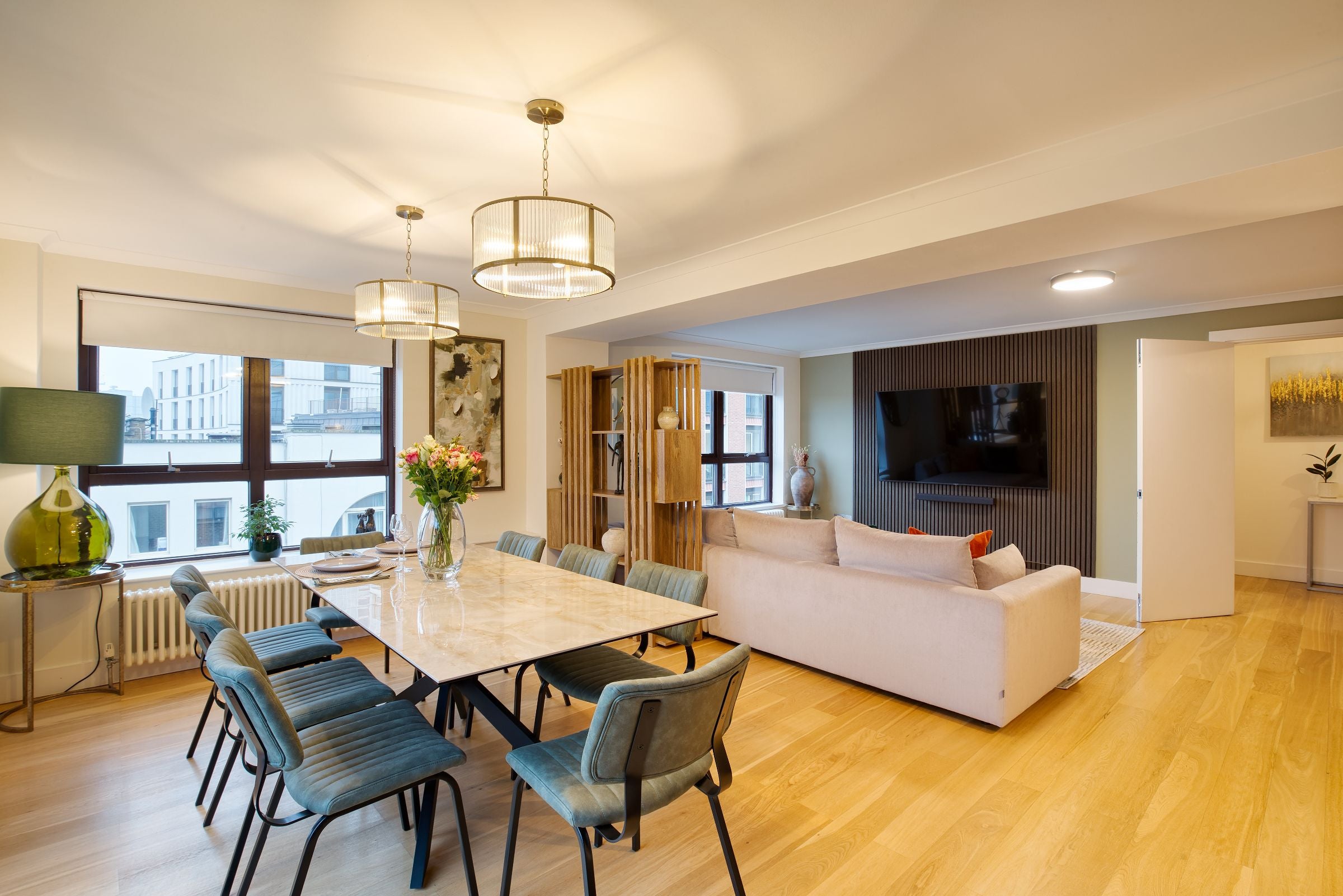 Flat Kensington High Street in Greater London