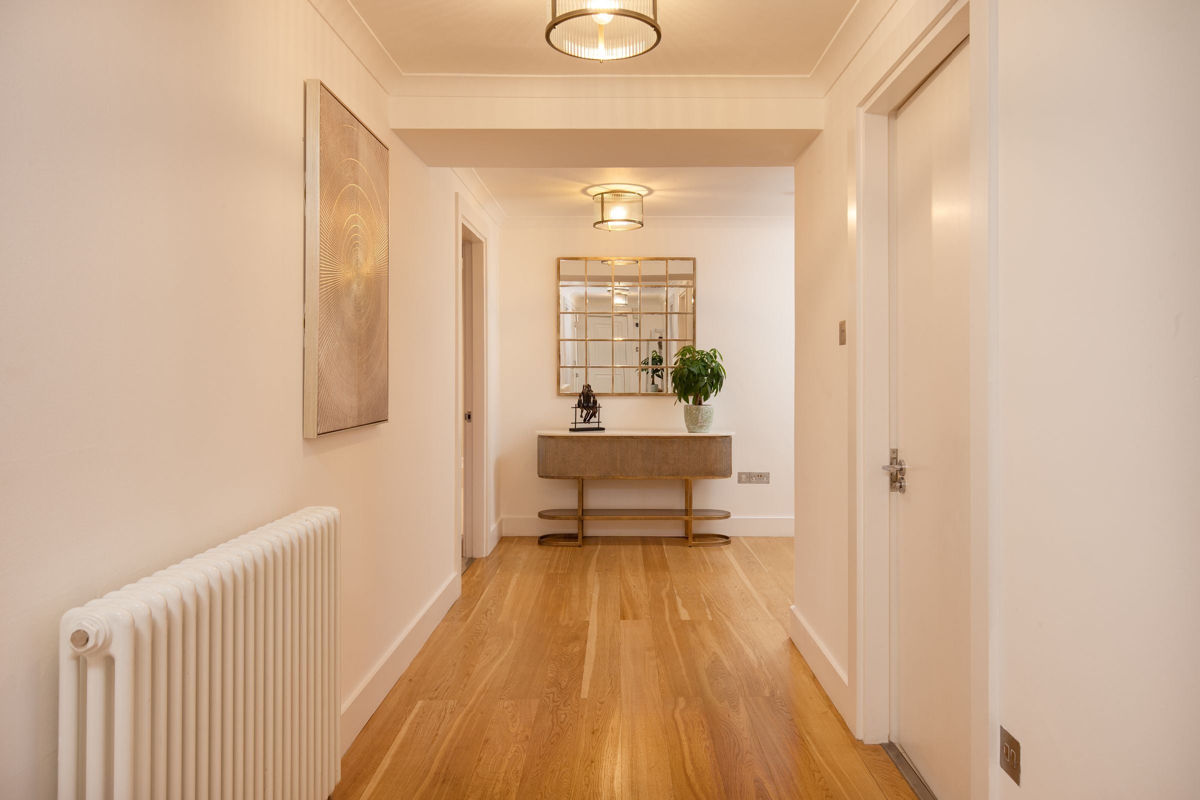 Flat Kensington High Street in Greater London