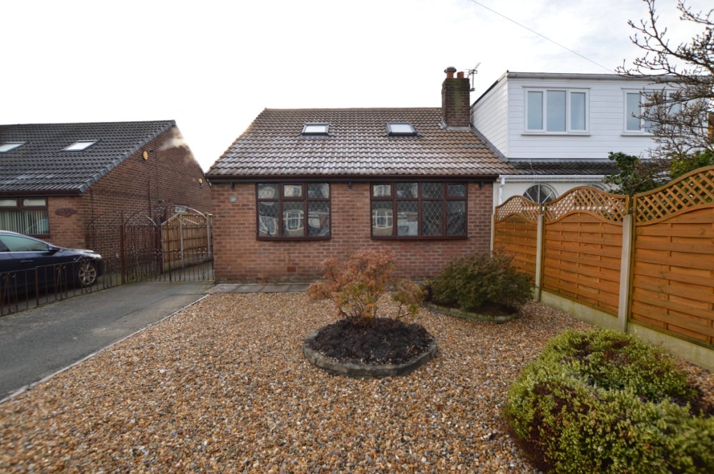 House Longhurst Road in Hindley