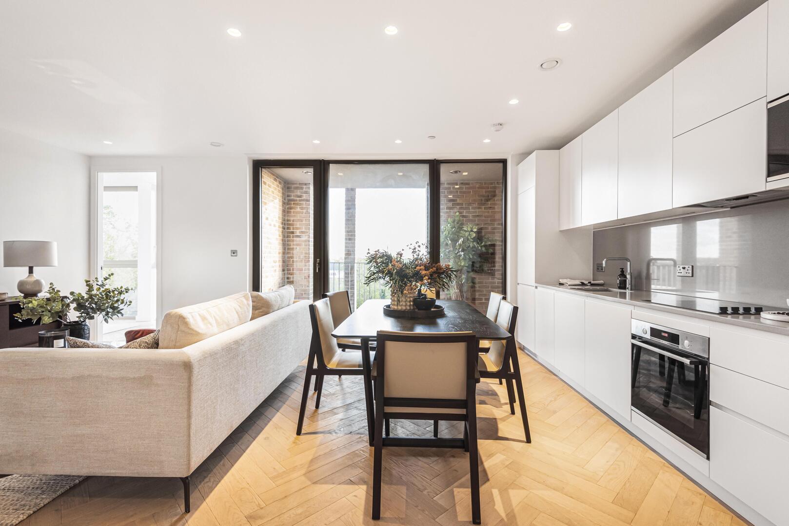 Flat Dudden Hill Lane in Greater London