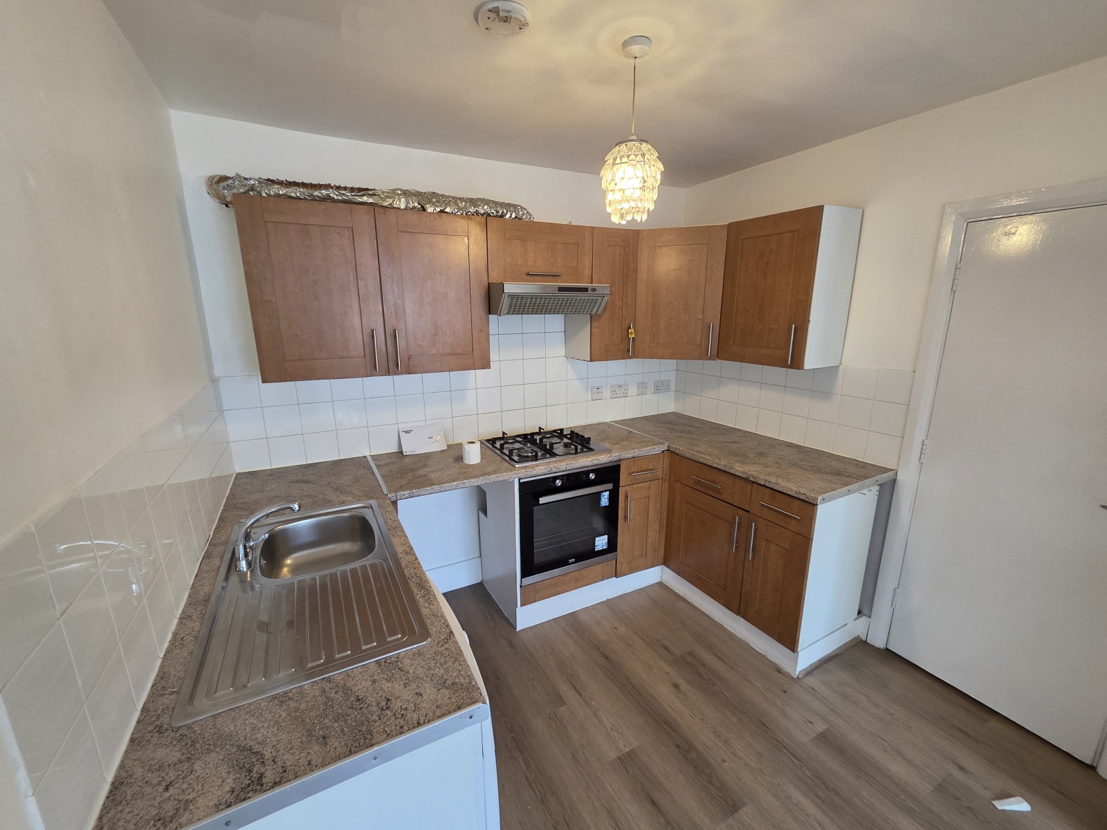 Flat Toorack Road in Greater London