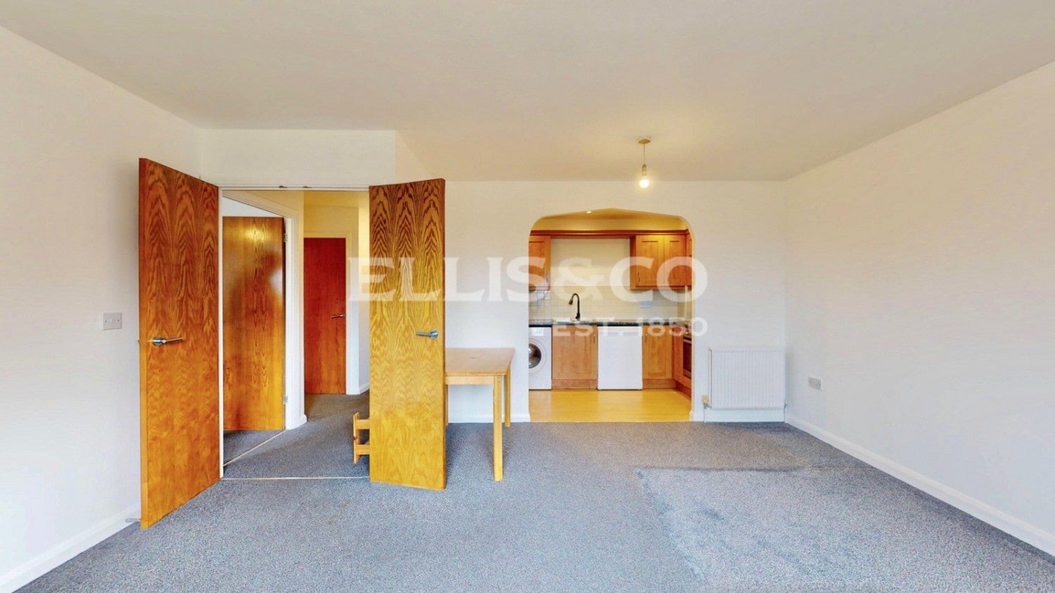 Flat Greenford Road in Greater London
