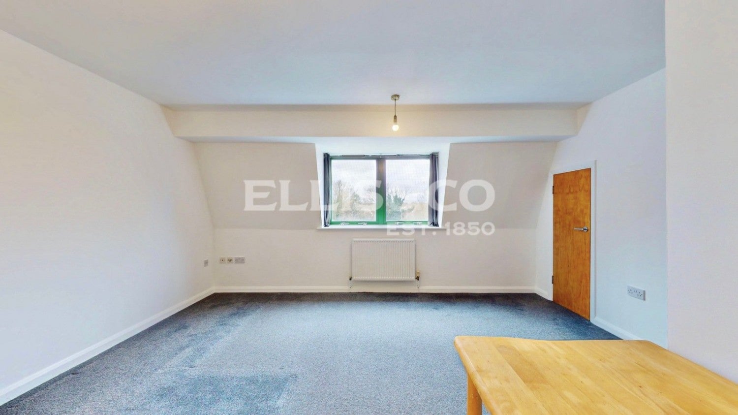 Flat Greenford Road in Greater London