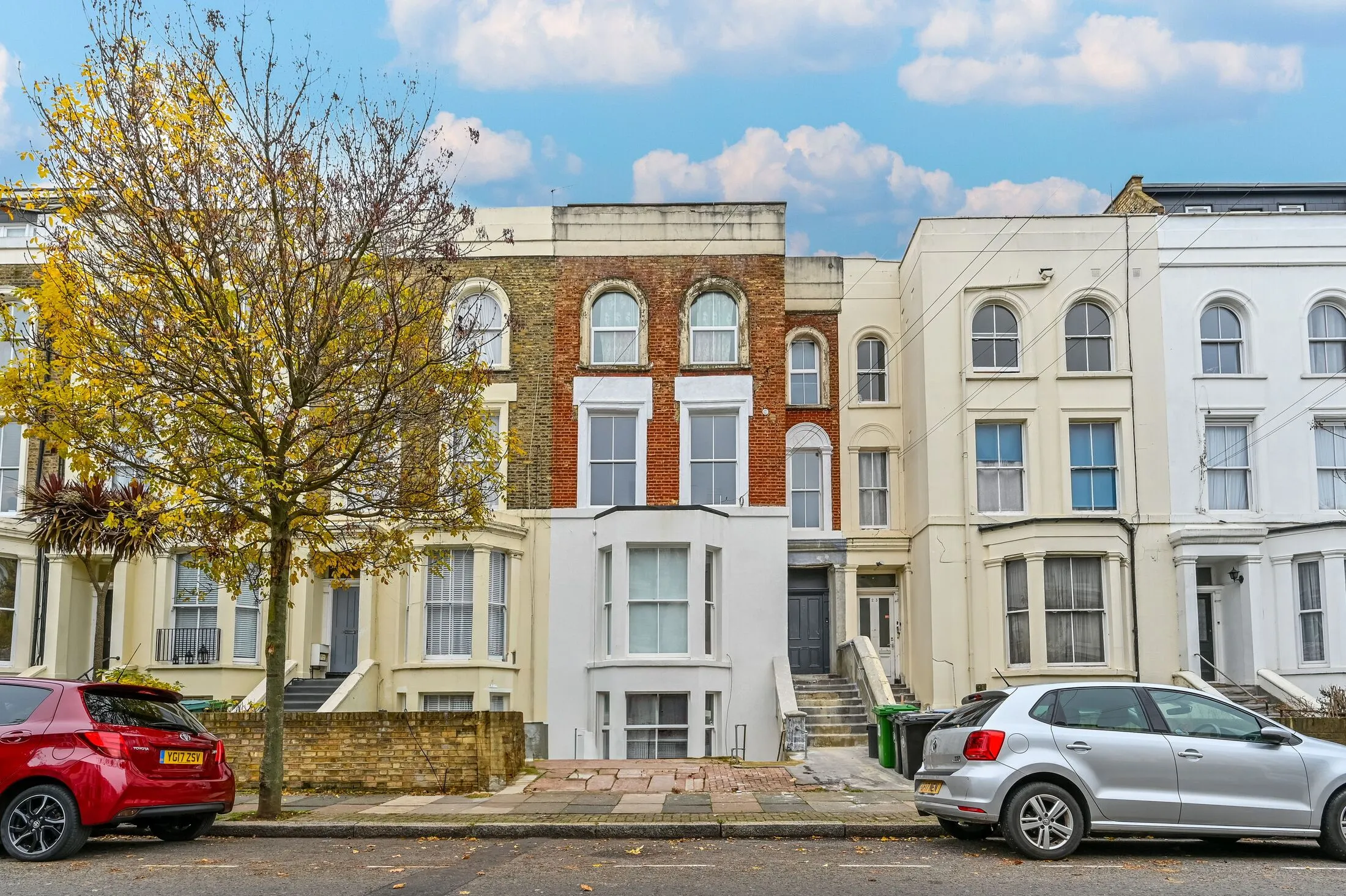 Flat Yonge Park in Greater London