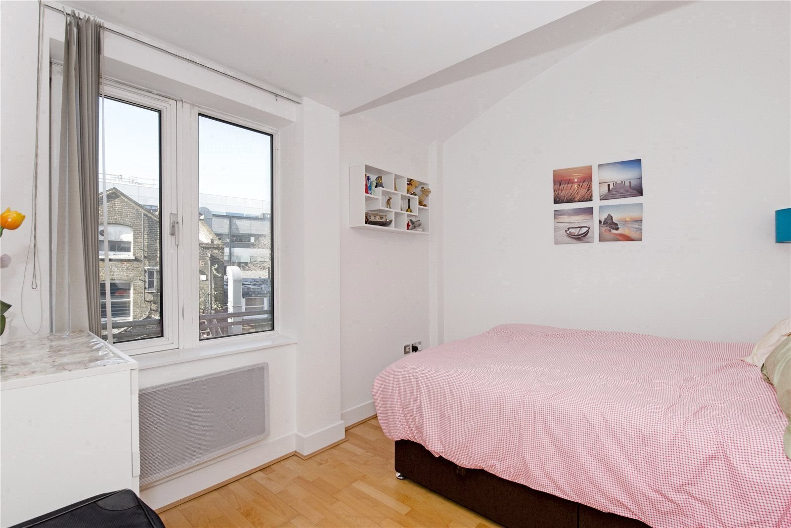 Flat Owen Street in Greater London