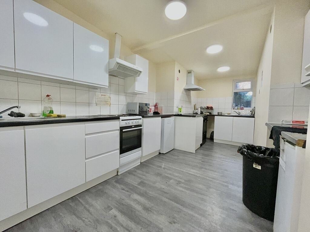 Room Anson Road in Greater London