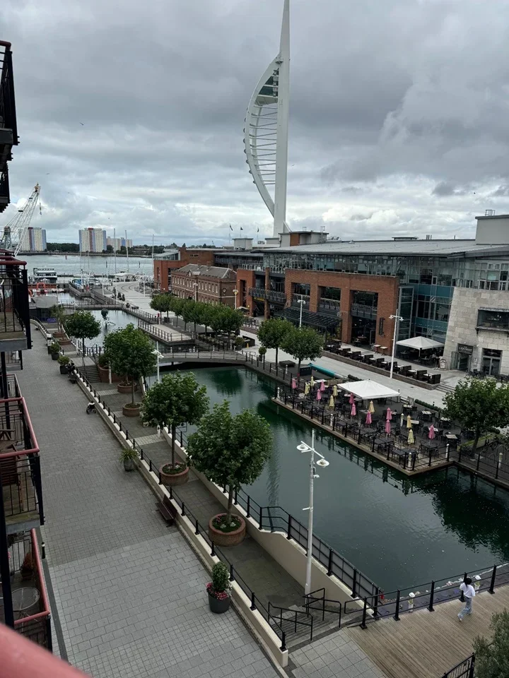 Flat The Canalside in Portsmouth