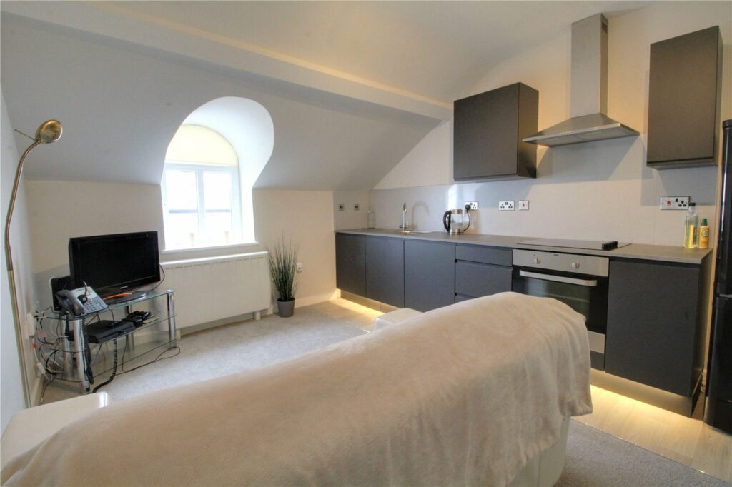 Flat Union Street in Rushmoor