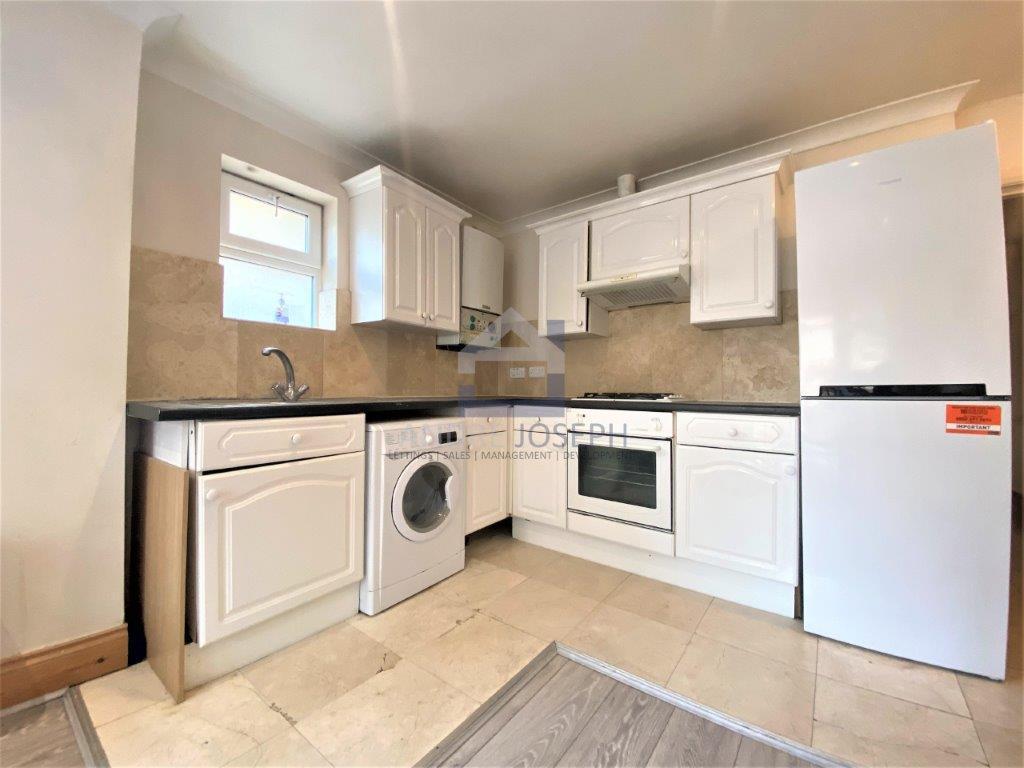 Flat Tooting Bec Road in Greater London