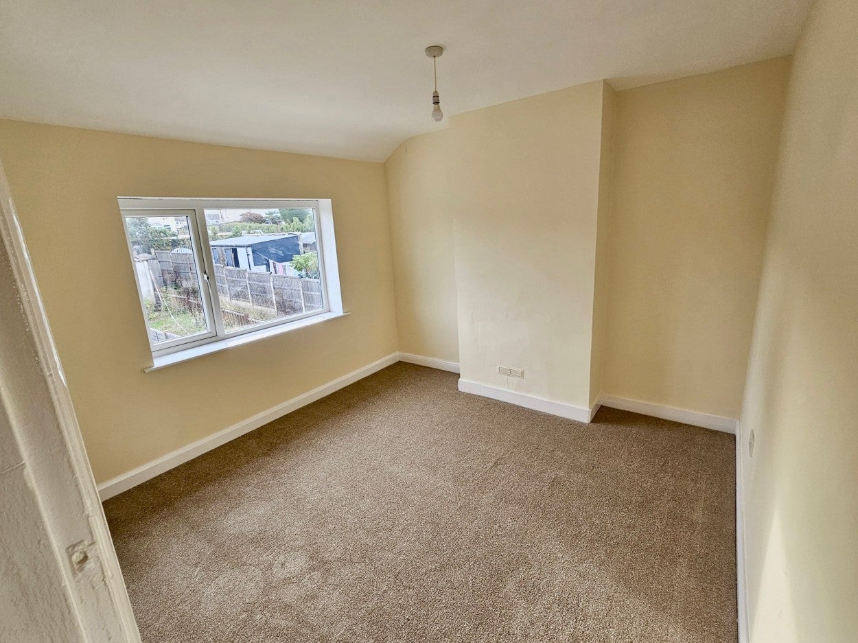 House Throne Crescent in Sandwell