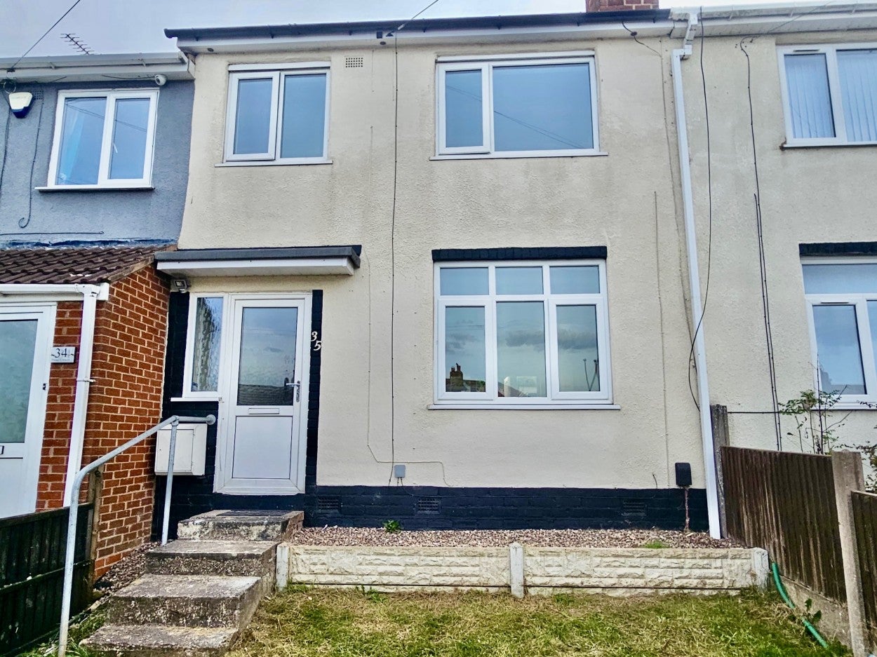 House Throne Crescent in Sandwell