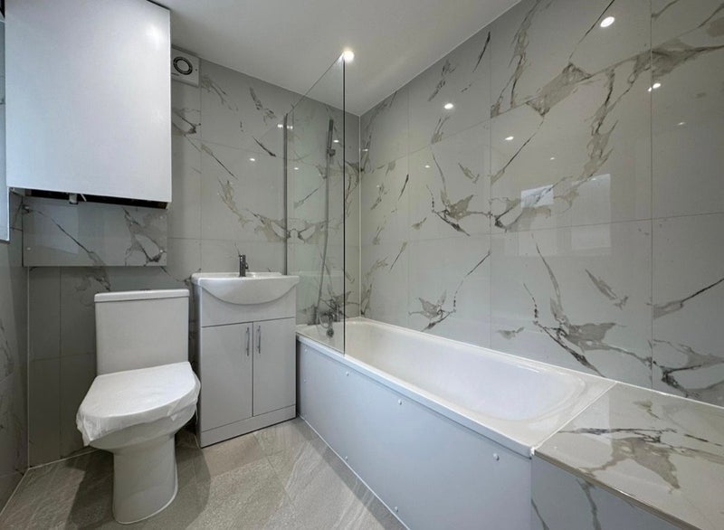 Room Lockmead Road in Greater London