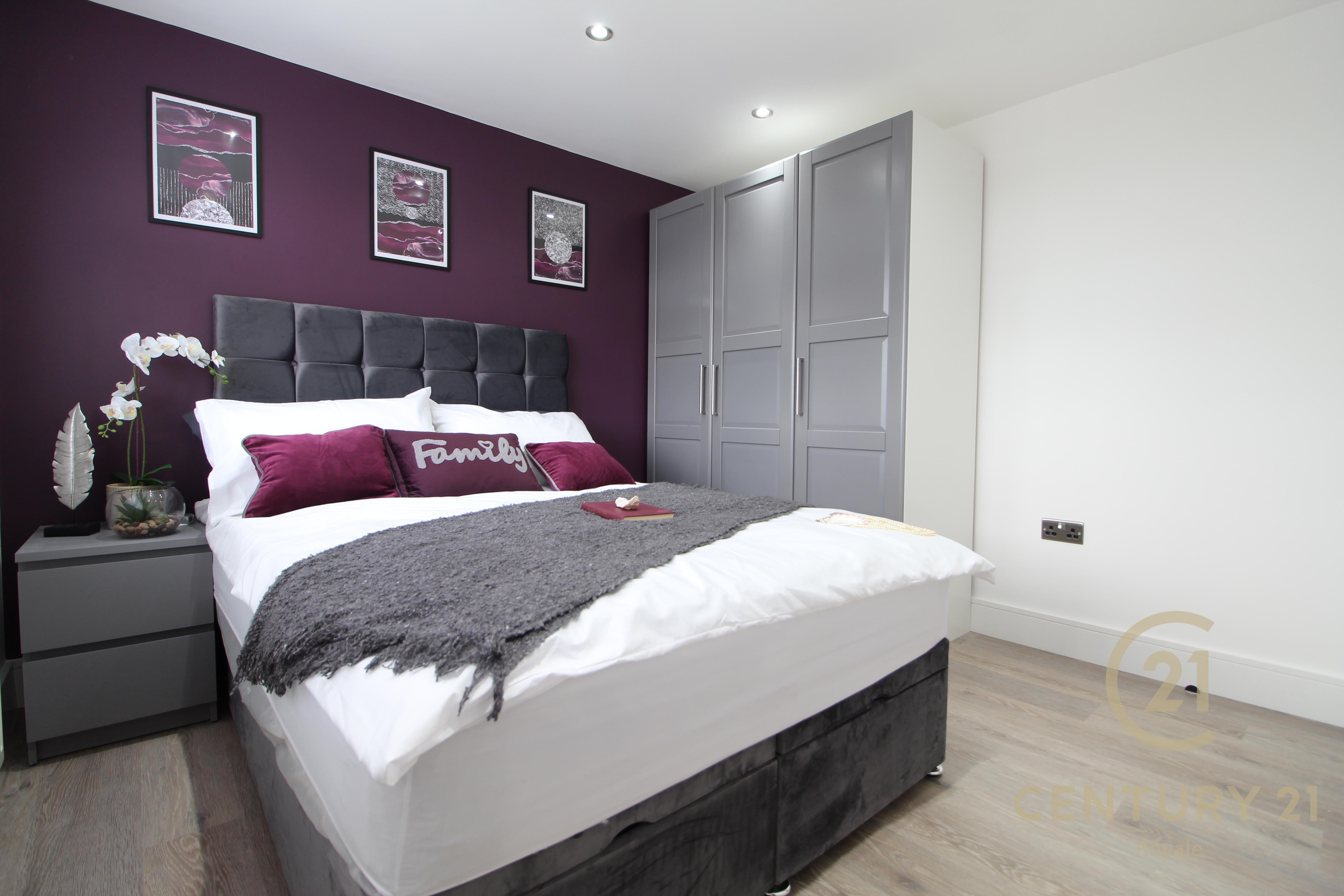 Room Villiers Avenue in Greater London