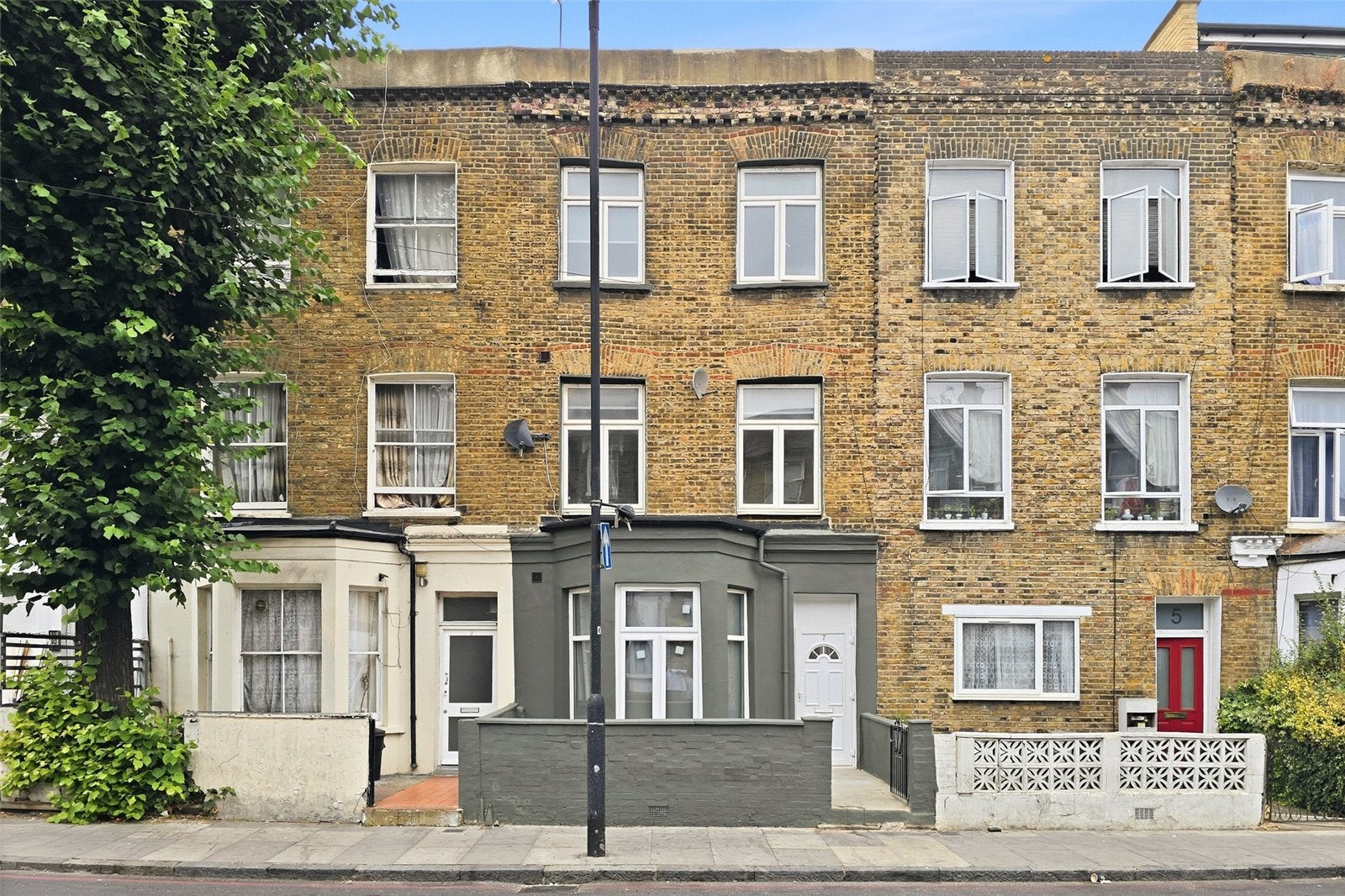 Flat Rock Street in Greater London