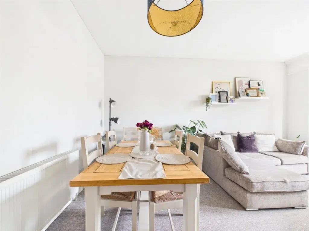 Flat Denmark Road in Gloucester