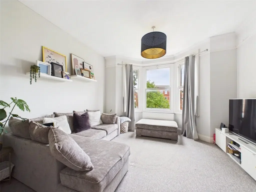 Flat Denmark Road in Gloucester