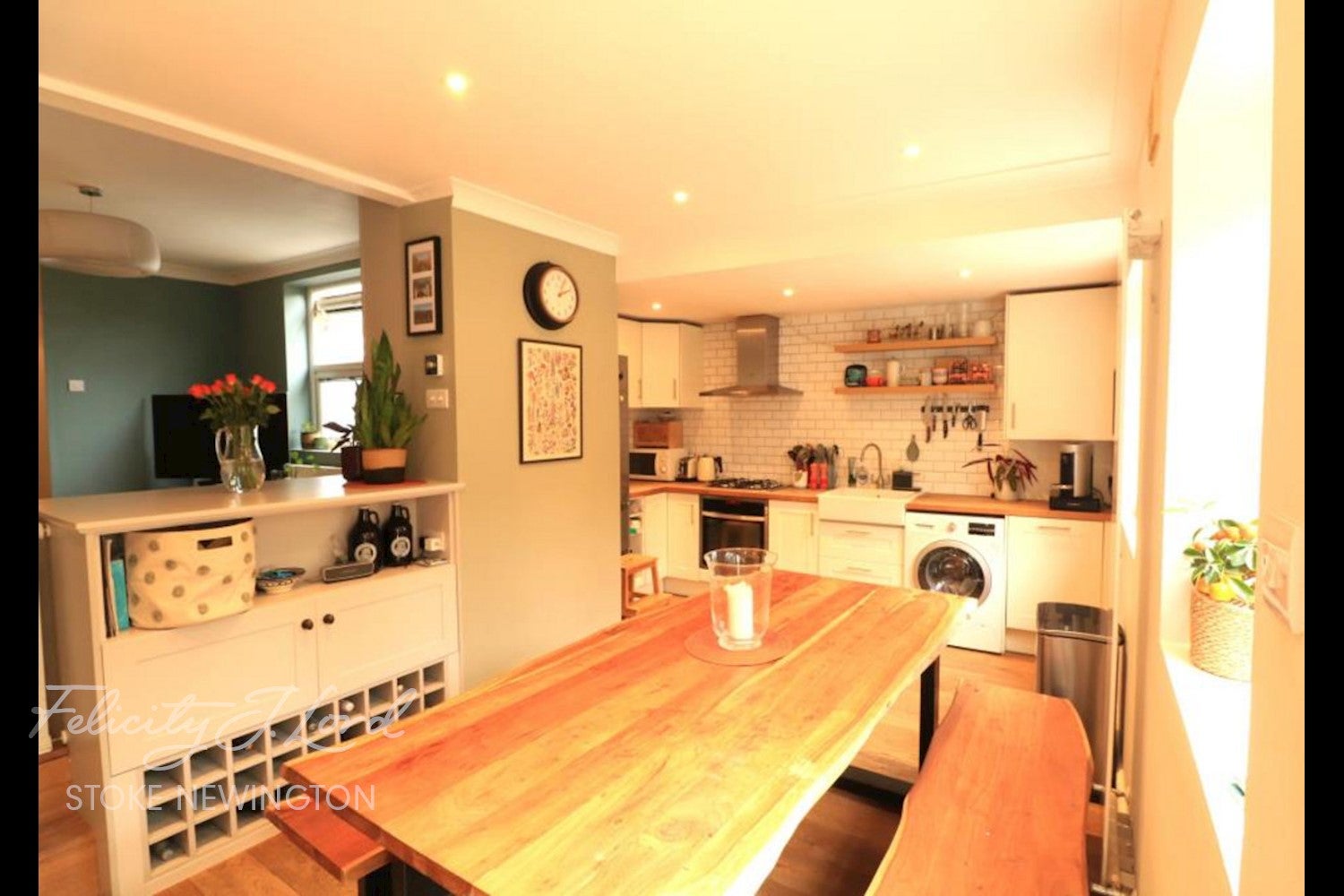 Flat Evering Road in Greater London