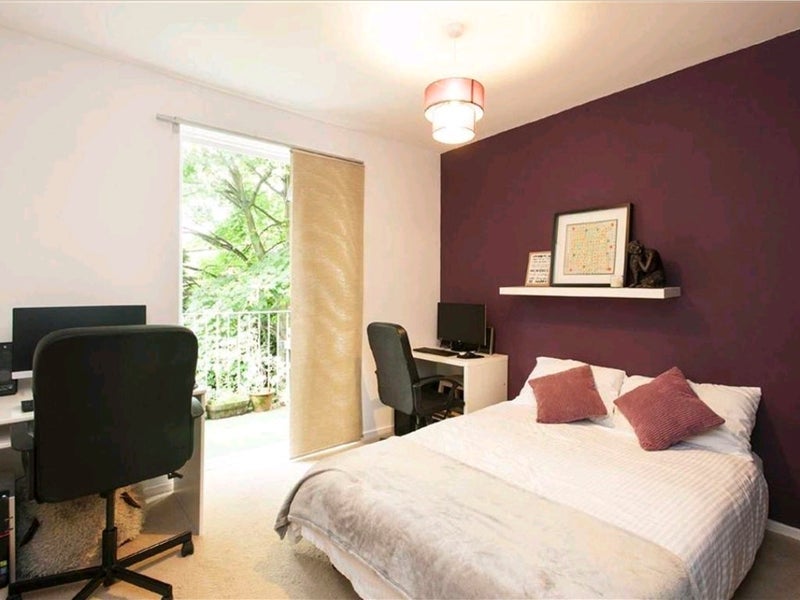 Room Merrivale Court in Nottingham