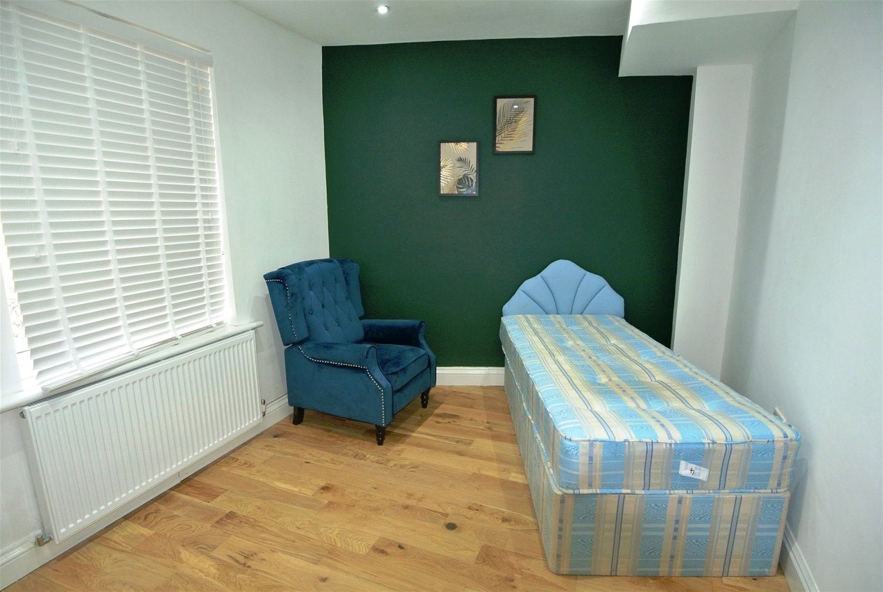 Room Shroffold Road in Greater London