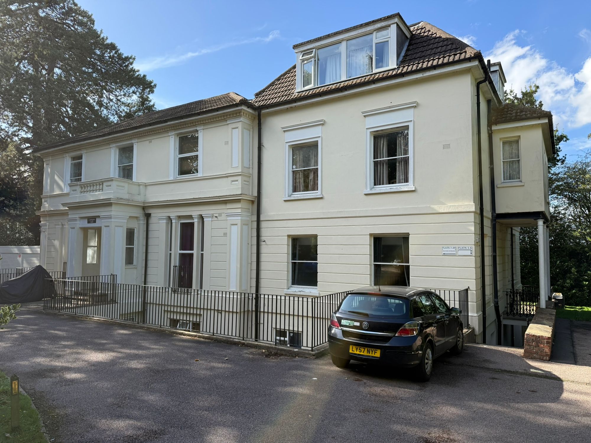 Flat Broadwater Down in Tunbridge Wells