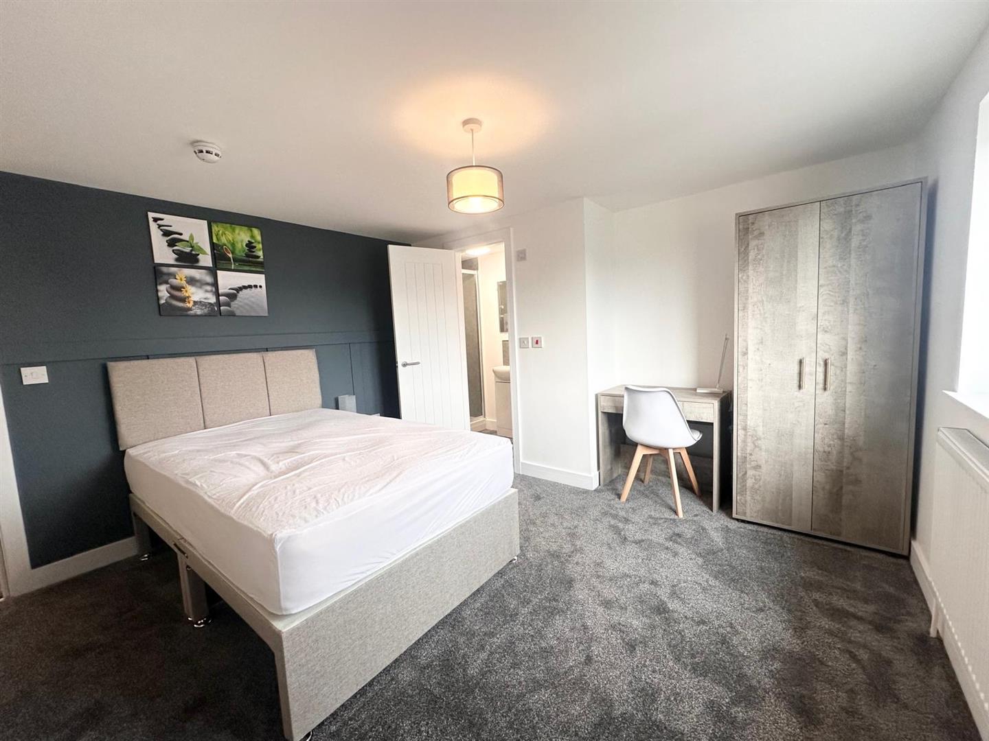 Room Wynotham Street in Burnley