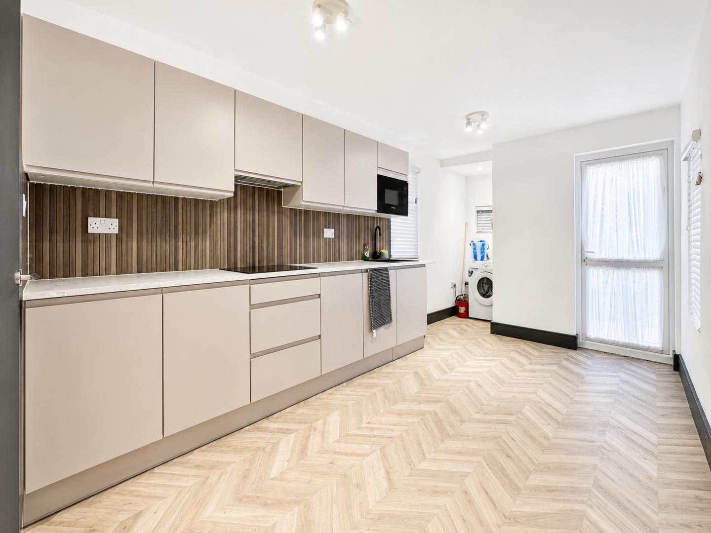 Room Colless Road in Greater London