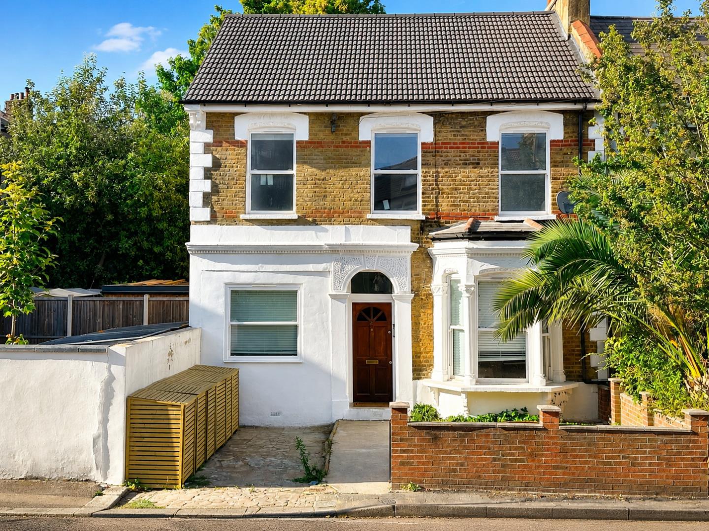 Room Colless Road in Greater London