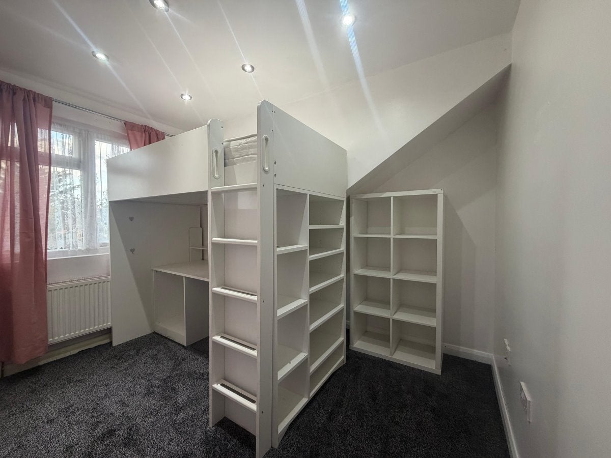 Flat Hindes Road in London