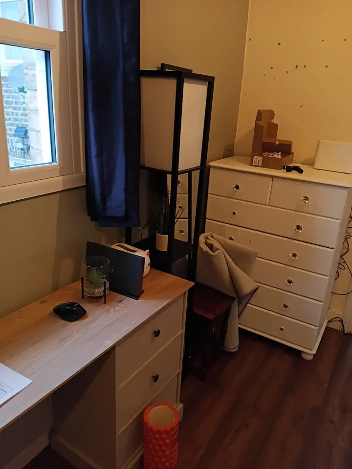 Room Dunlace Road in Greater London