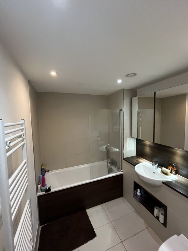Room Naomi Street in Greater London