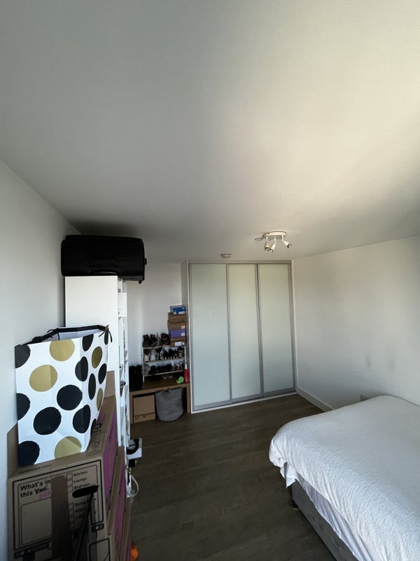 Room Naomi Street in Greater London