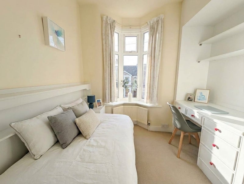 Room Naylor Road in Greater London