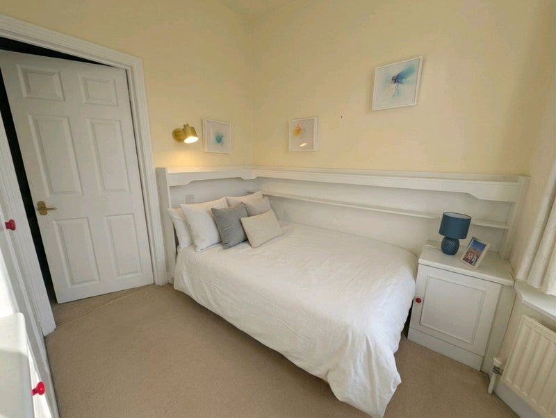 Room Naylor Road in Greater London