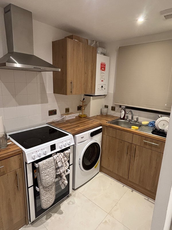 Room Pool Court in Greater London