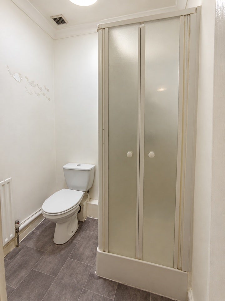 Flat Brimsdown Avenue in Greater London