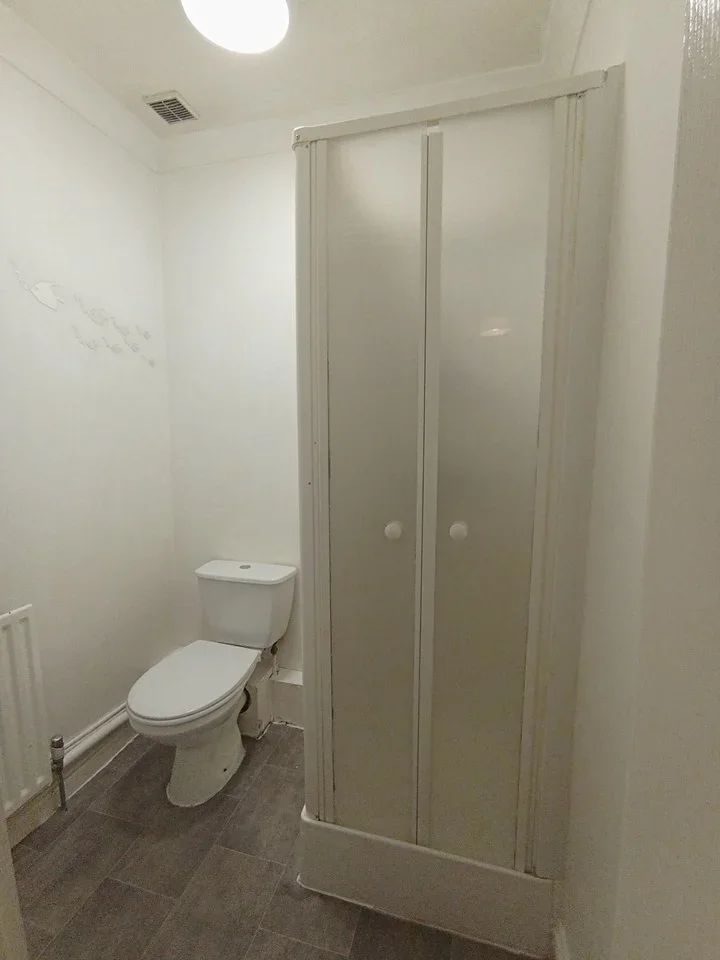 Flat Brimsdown Avenue in Greater London