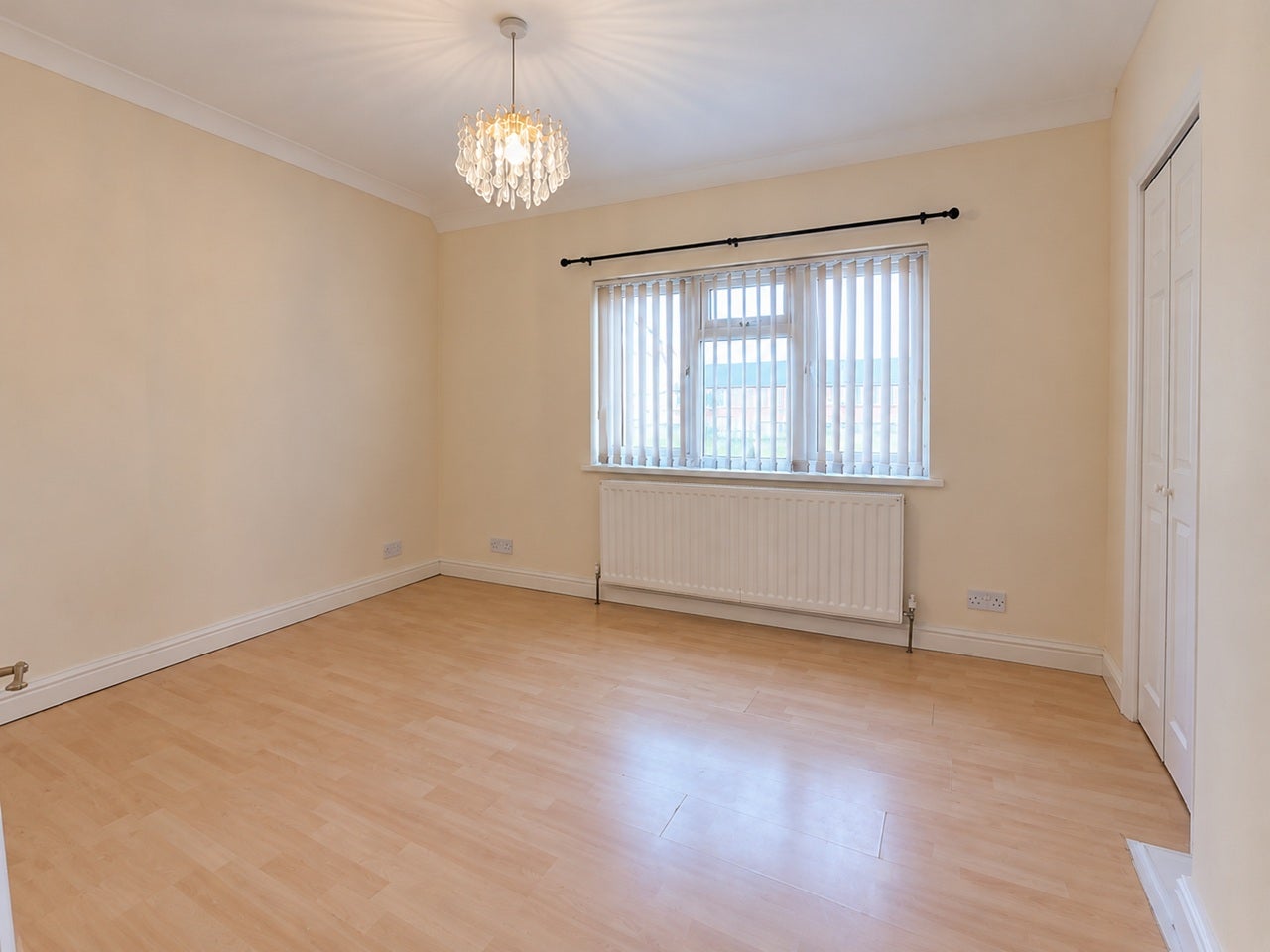 Flat Brimsdown Avenue in Greater London