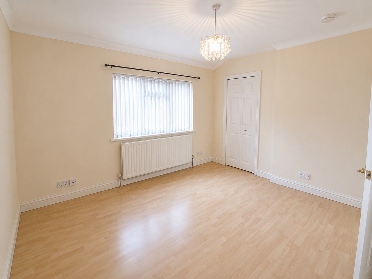 Flat Brimsdown Avenue in Greater London