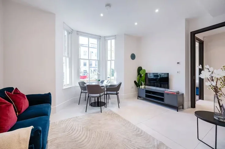 Flat Hungerford Road in Greater London