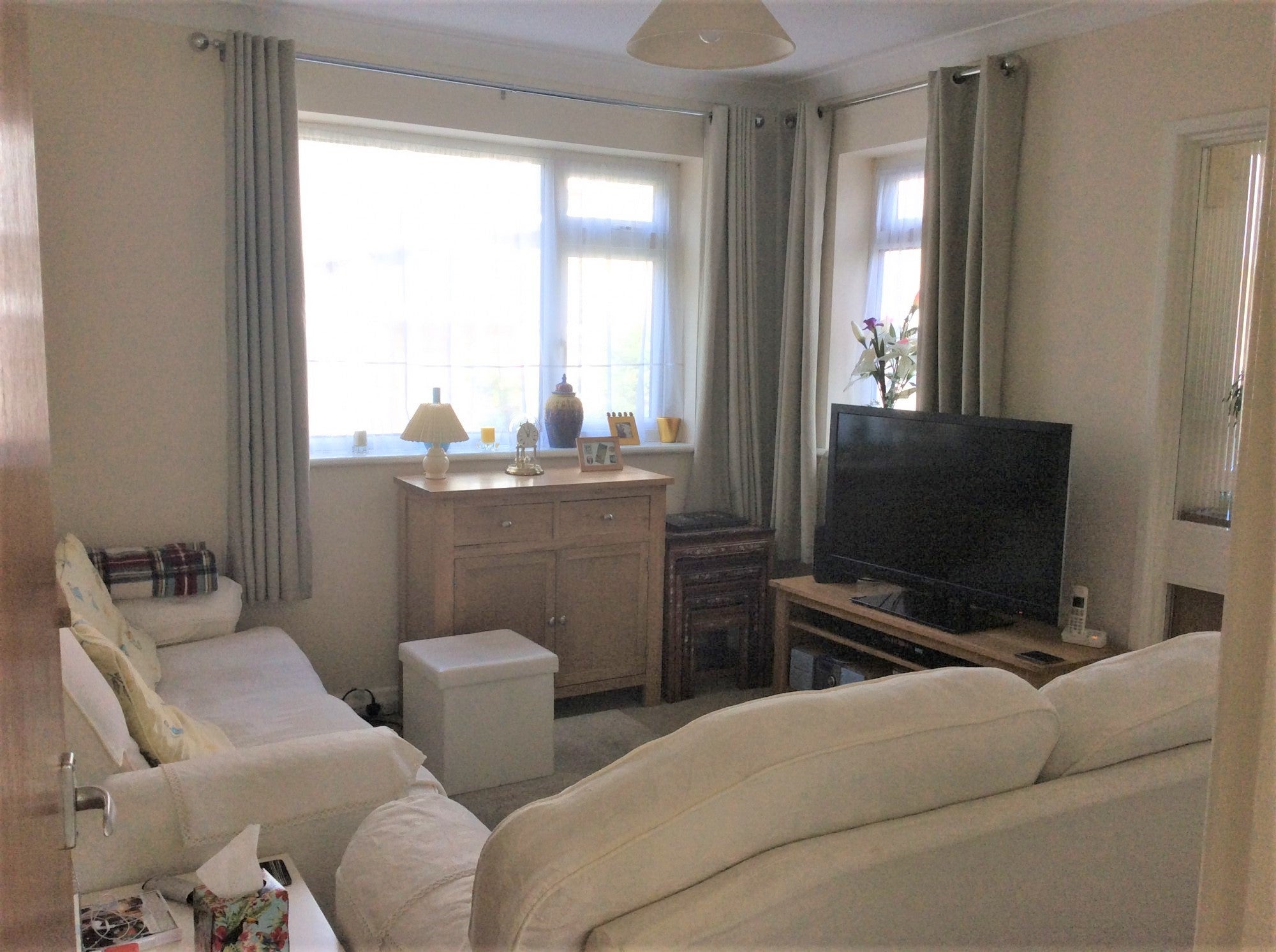 Flat Avebury Road in Greater London