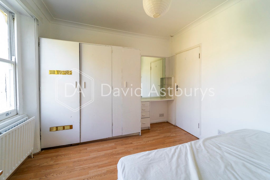 Flat Oakley Square in Greater London