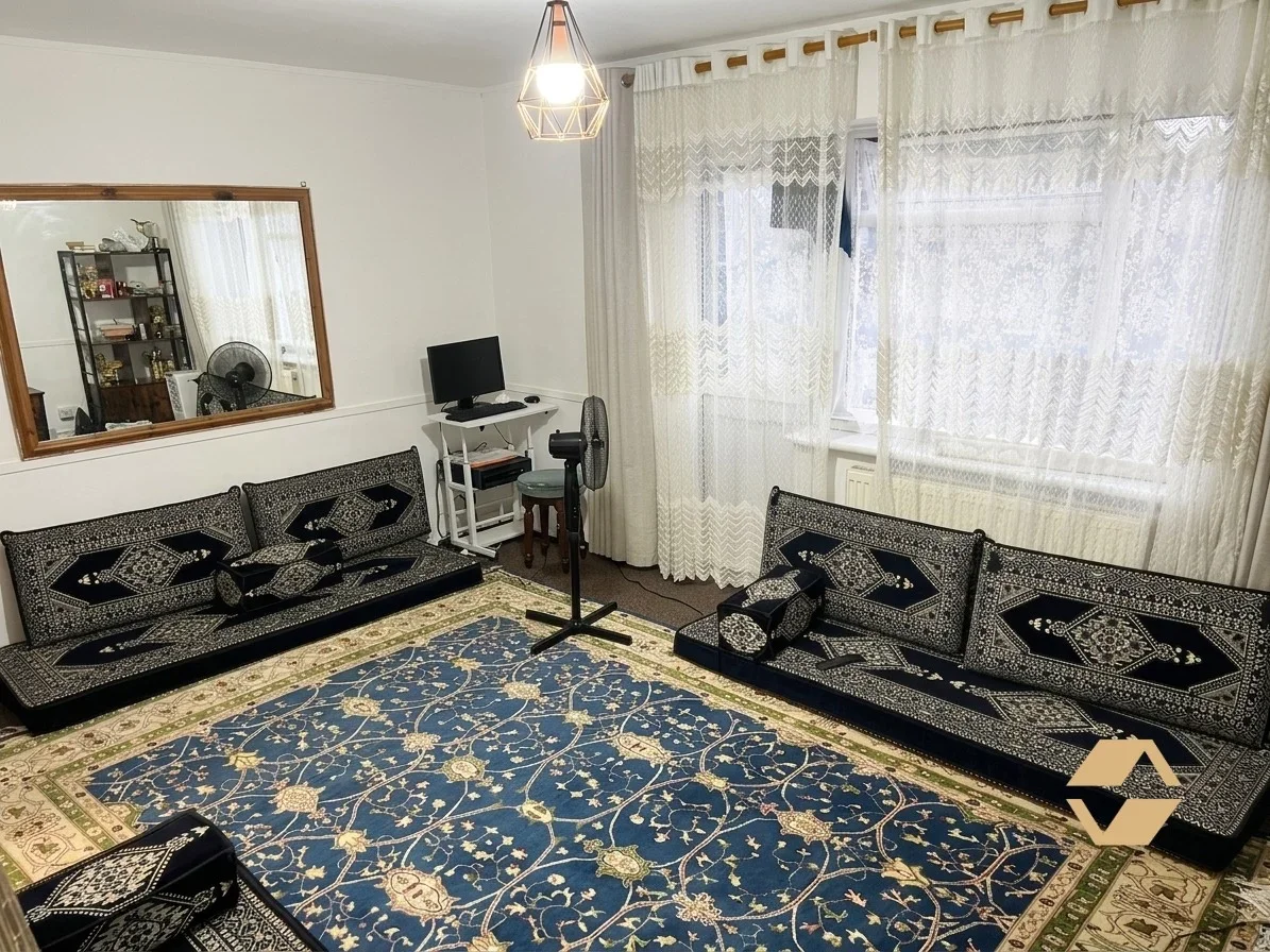 Flat Pembury Court in Greater London