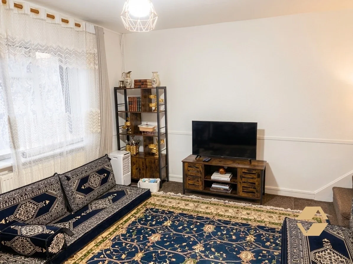 Flat Pembury Court in Greater London