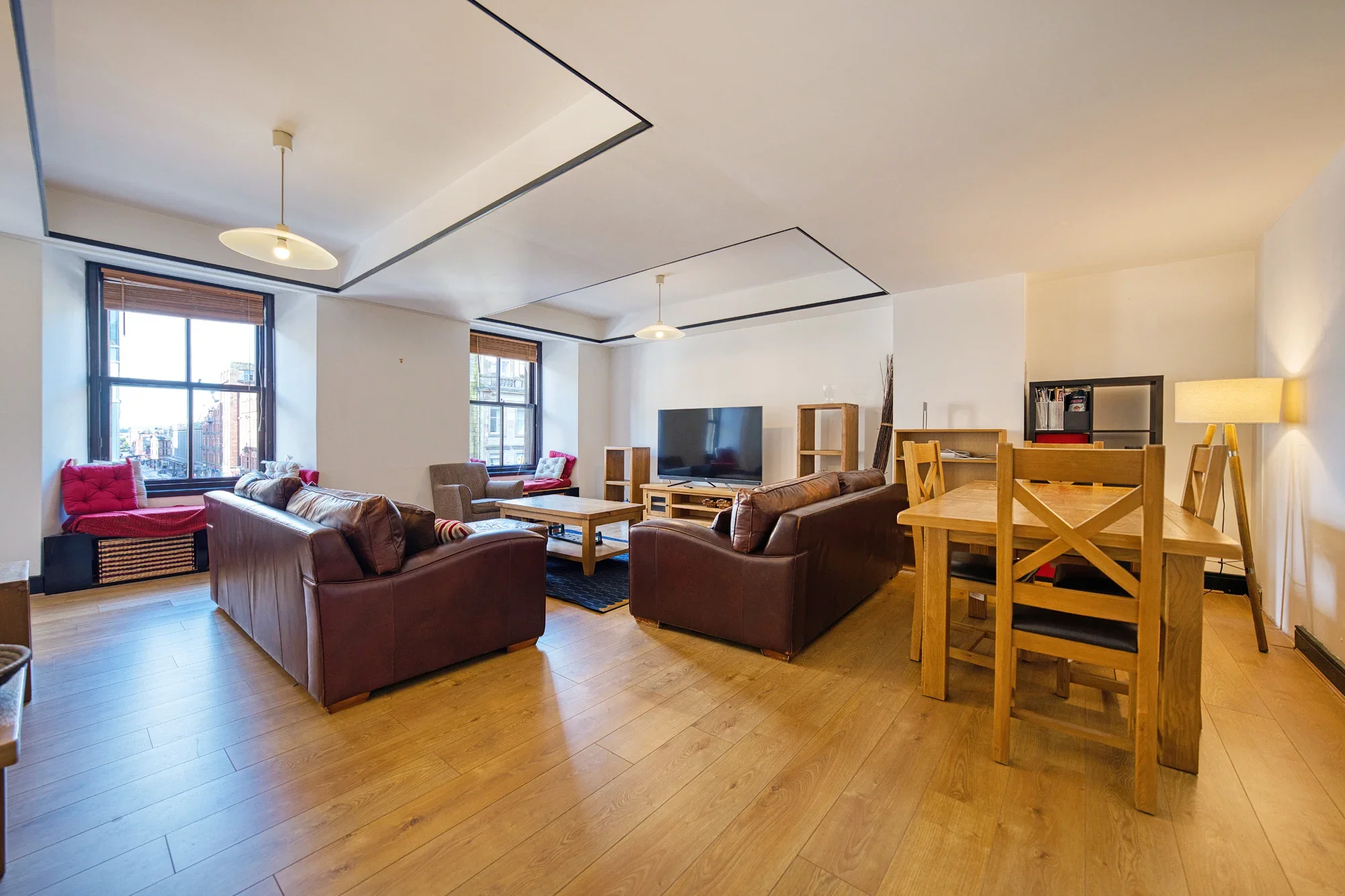 Flat Ingram Street in Glasgow