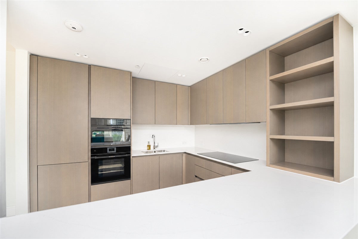 Flat Smith Square in City of Westminster