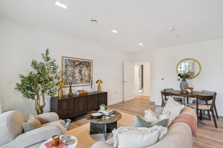 Flat Wornington Road in Greater London