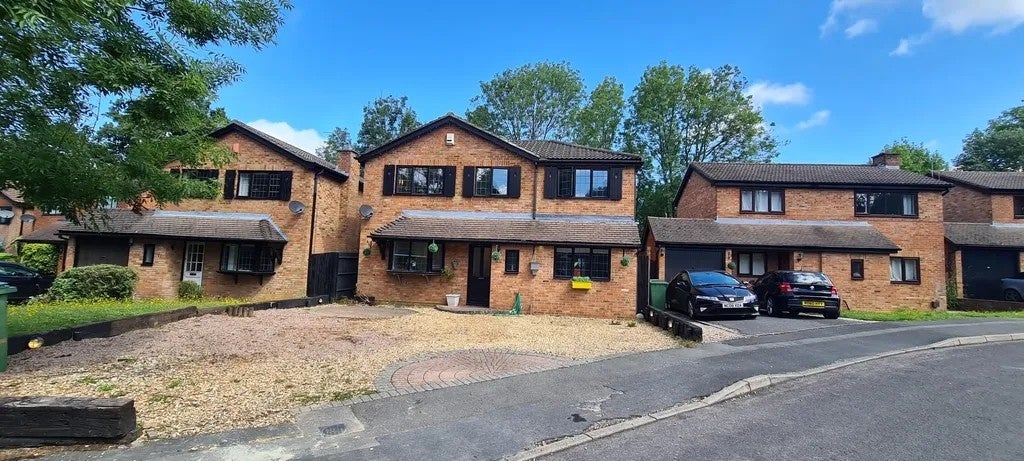 House Minden Close in Basingstoke and Deane